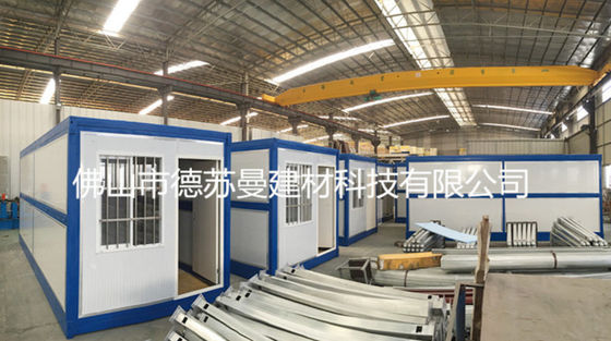Flat Roof Light Steel 2600mm High Foldable Container House Fireproof