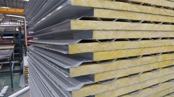 Corrugated Steel Glass Wool Sandwich Wall Panel Fireproof Glass Wool Sandwich Wall Panel For Prefab House