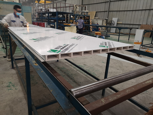 Fireproof MGO Sandwich Wall Panel For Hospital Ridge Quality MGO Sandwich Panel Manufacturer