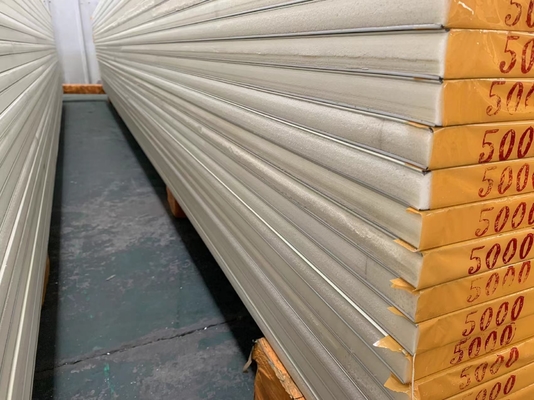 Insulated PUR Sandwich Panel For Machine High Density PUR Sandwich Panel Manufacturer
